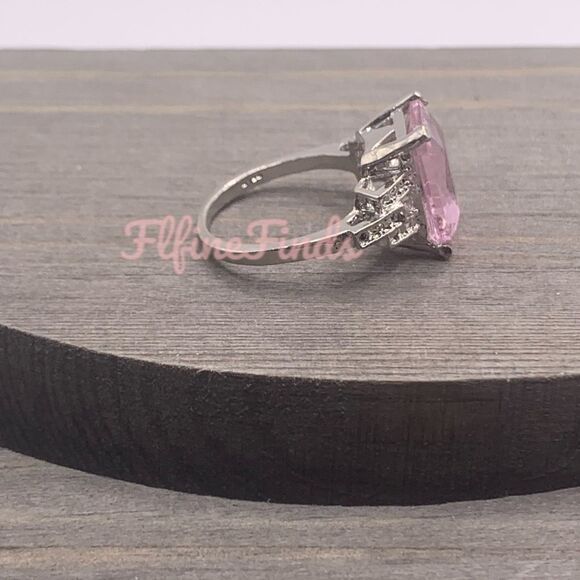 Elegant Pink Gemstone Ring - Picture 10 of 14